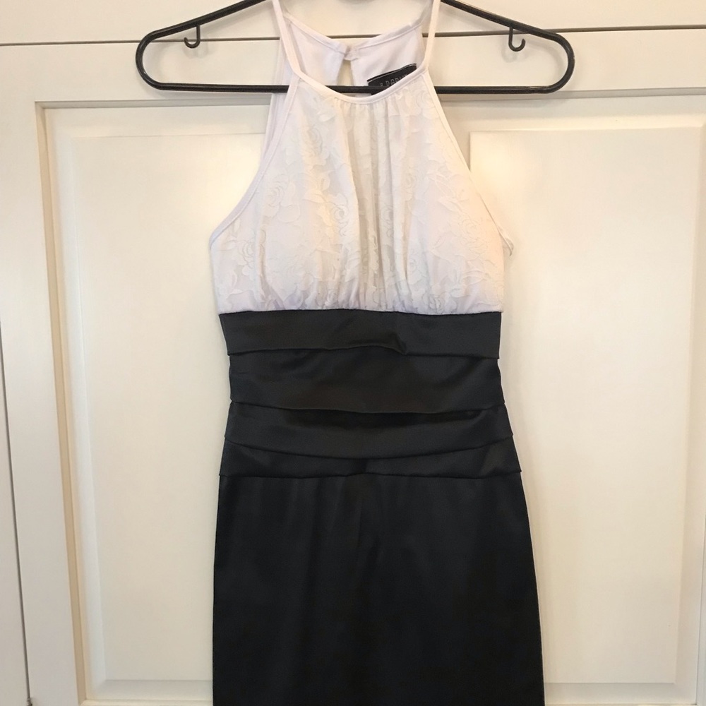 Lace and satin fitted cocktail dress